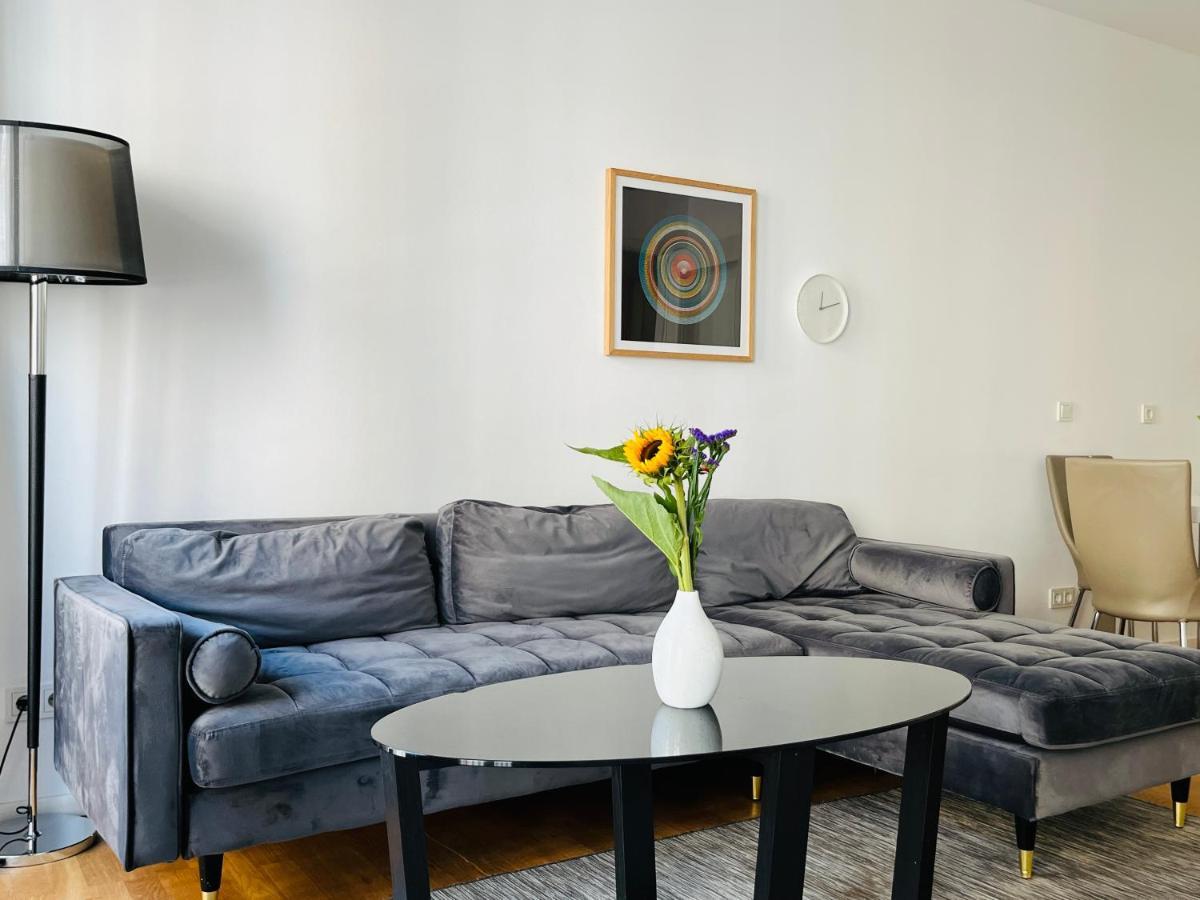 Modern Apartment In Mitte Berlin Exteriör bild